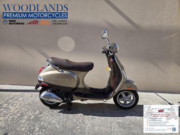 New 2011 Vespa LXV 150 