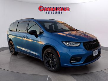 New 2026 Chrysler Pacifica Select