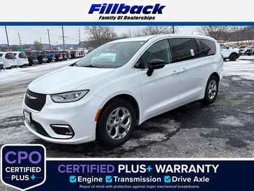 Used 2024 Chrysler Pacifica Limited