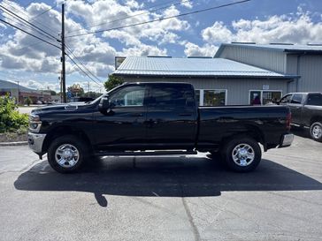 New 2025 RAM 2500 Tradesman Crew Cab 4x4 6'4' Box