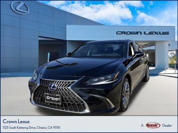 2022 Lexus ES 300h Ultra Luxury