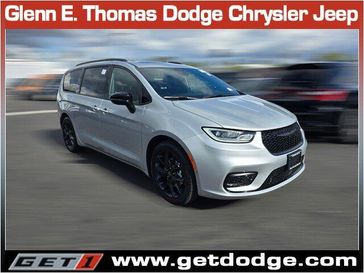 New 2026 Chrysler Pacifica Limited