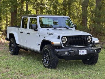 2024 Jeep Gladiator Willys 4x4