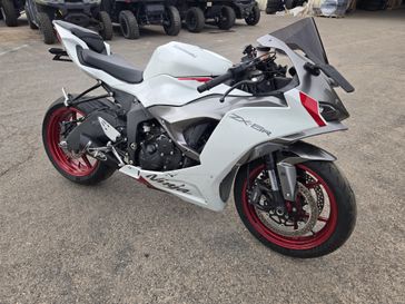 USED 2025 KAWASAKI NINJA ZX-6R BASE 