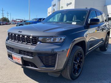 New 2026 Jeep Grand Cherokee Laredo Altitude 4x4