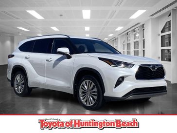 New 2025 Toyota Highlander Hybrid Platinum