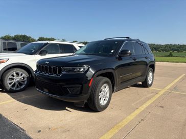Used 2023 Jeep Grand Cherokee Laredo