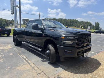 2025 RAM 3500 Tradesman Crew Cab 4x4 8' Box
