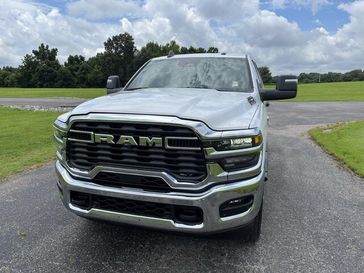 New 2025 RAM 2500 Tradesman Crew Cab 4x4 6'4' Box