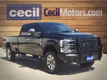 2023 Ford F-350 LARIAT 4WD