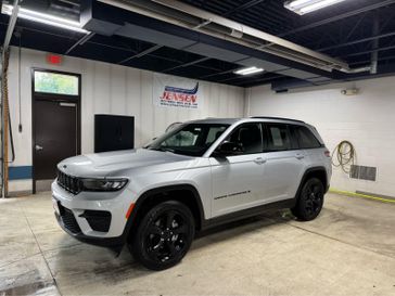 Used 2024 Jeep Grand Cherokee Altitude X