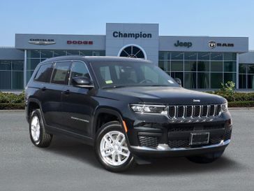 2025 Jeep Grand Cherokee L Laredo 4x2