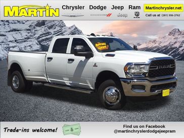 2024 RAM 3500 Tradesman Crew Cab 4x4 8' Box