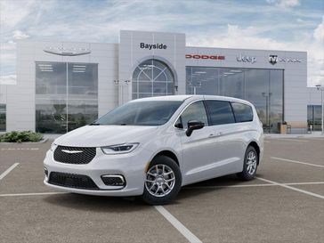 New 2025 Chrysler Pacifica Select