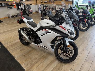 New 2026 Kawasaki Ninja 300 abs  pearl blizzard white 