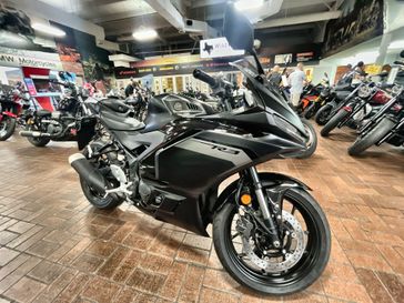 2025 Yamaha YZF-R3 ABS 