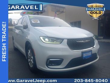 Used 2022 Chrysler Pacifica Touring L