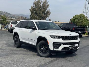 New 2026 Jeep Grand Cherokee Laredo Altitude 4x2