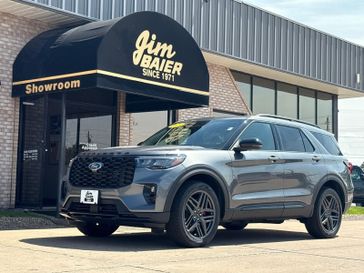 New 2025 Ford Explorer ST-Line