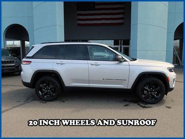 Used 2023 Jeep Grand Cherokee Altitude X