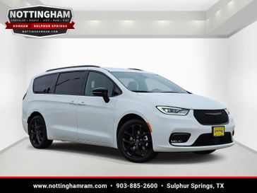 New 2026 Chrysler Pacifica Select