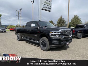 2025 RAM 3500 Laramie Crew Cab 4x4 8' Box