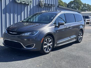 Used 2018 Chrysler Pacifica Limited