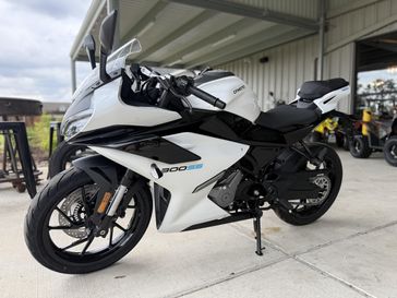 2025 CFMOTO 300SS 