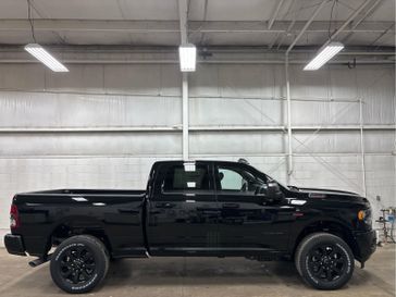 2024 RAM 3500 Big Horn Crew Cab 4x4 6'4' Box