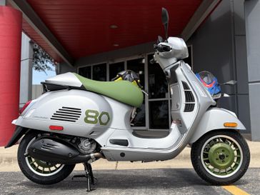 2027 Vespa GTS 310 Ottantesimo