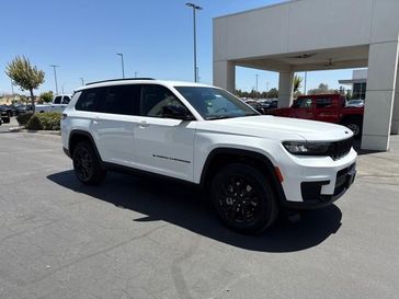 New 2025 Jeep Grand Cherokee L Altitude 4x4