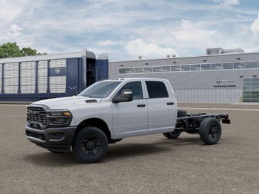 New 2026 RAM 3500 Tradesman Crew Cab Chassis 4x4 60' Ca