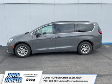 Used 2022 Chrysler Pacifica Touring L