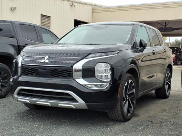 Used 2024 Mitsubishi Outlander SE