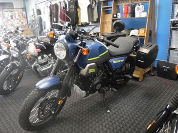 2023 Royal Enfield SCRAM 411 in a SKYLINE BLUE exterior color. Engle Motors (816) 241-7554 englemotors.com 