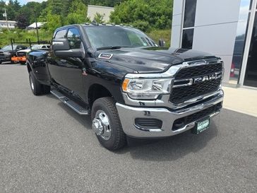 2024 RAM 3500 Tradesman Crew Cab 4x4 8' Box