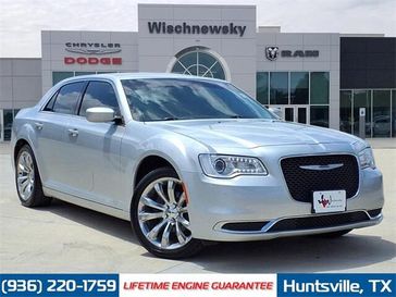 2019 Chrysler 300 Touring