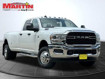 2024 RAM 3500 Tradesman Crew Cab 4x4 8' Box