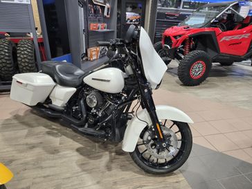 USED 2018 HARLEY STREET GLIDE SPECIAL 