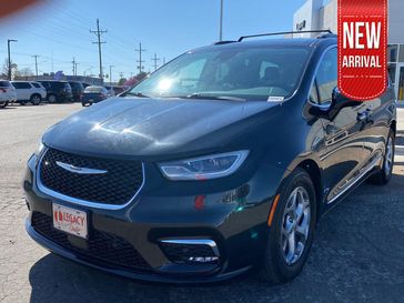 Used 2022 Chrysler Pacifica Limited