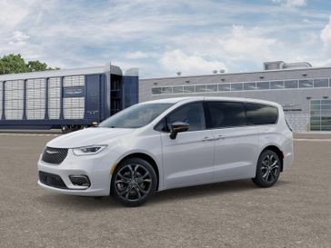 New 2026 Chrysler Pacifica Select in a Bright White Clear Coat exterior color. Kamaaina Motors 1-808-746-7956 kamaainamotors.com 