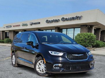 New 2026 Chrysler Pacifica Select