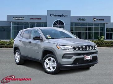 2023 Jeep Compass Sport 4x4 in a Sting-Gray Clear Coat exterior color and CLOTHinterior. Champion Chrysler Jeep Dodge Ram 800-549-1084 pixelmotiondemo.com 