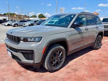 New 2027 Jeep Grand Cherokee Laredo Altitude