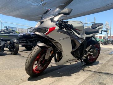2025 Kawasaki NINJA ZX-6R 
