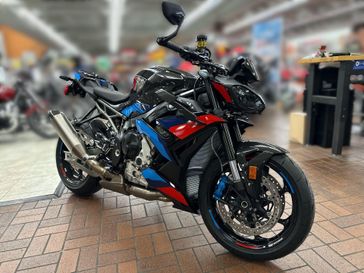 2025 BMW M 1000 R 