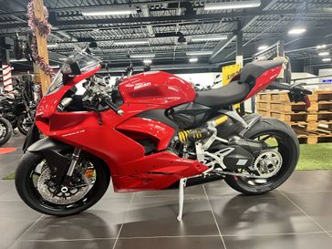 2024 Ducati PANIGALE V2 in a RED exterior color. Cross Country Cycle 201-288-0900 crosscountrycycle.net 