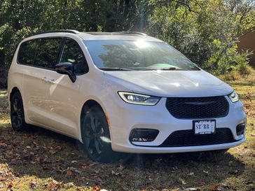 New 2026 Chrysler Pacifica Limited