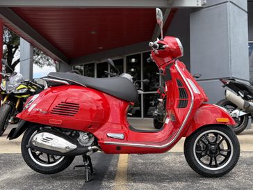 2027 Vespa GTS 310 Super