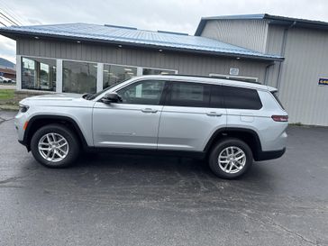 New 2025 Jeep Grand Cherokee L Laredo X 4x4